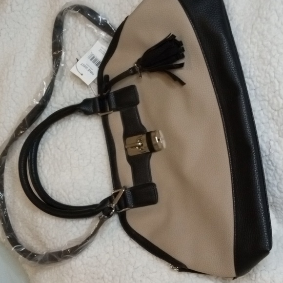 Nine West Dome. Bag, black and taupe, NWT, crossbody strap removable and handles - Picture 13 of 13